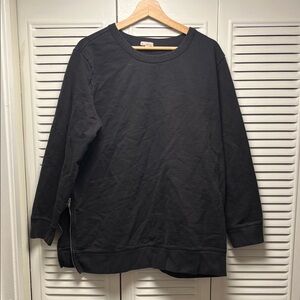 GAP Black Sweatshirt